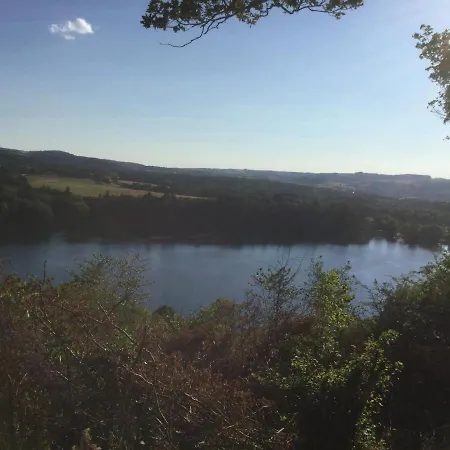 Le Du Gour De Tazenat Charbonnières-les-Vieilles