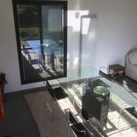 Le Du Gour De Tazenat 木屋