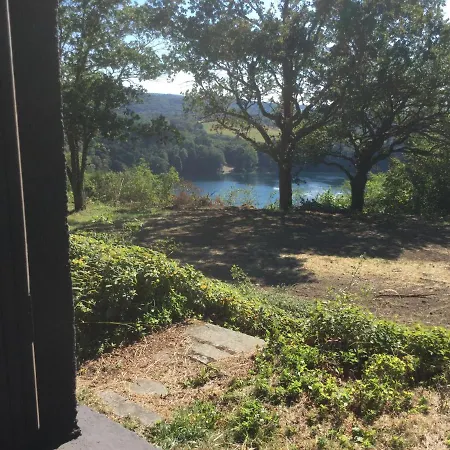 Le Du Gour De Tazenat 木屋 Charbonnières-les-Vieilles